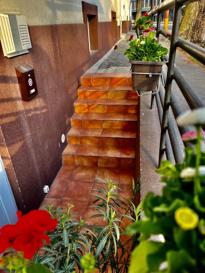 Underground Apartment Bratislava-Nivy Extérieur photo